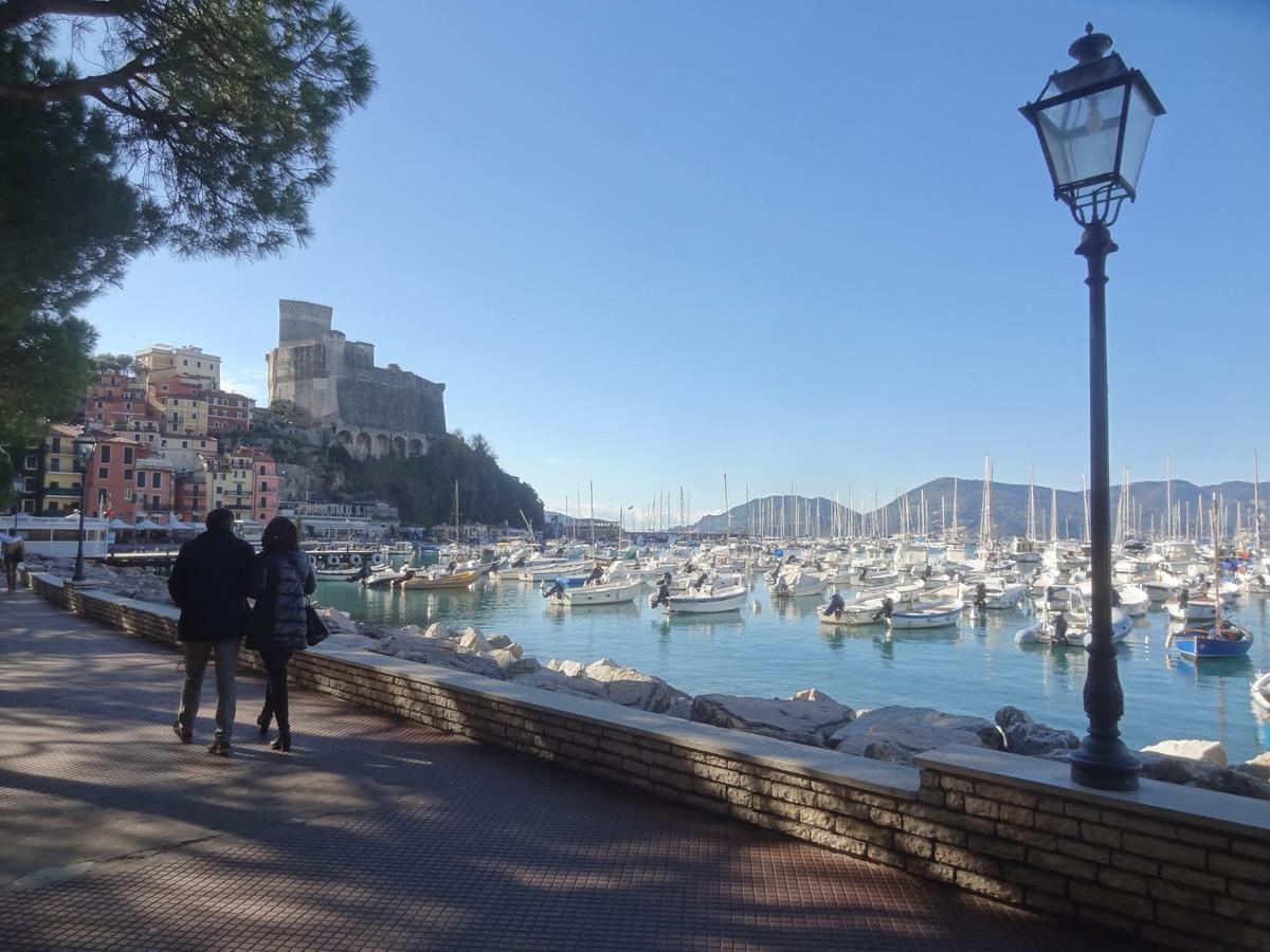 Affittacamere La Baia Di Lerici Luaran gambar