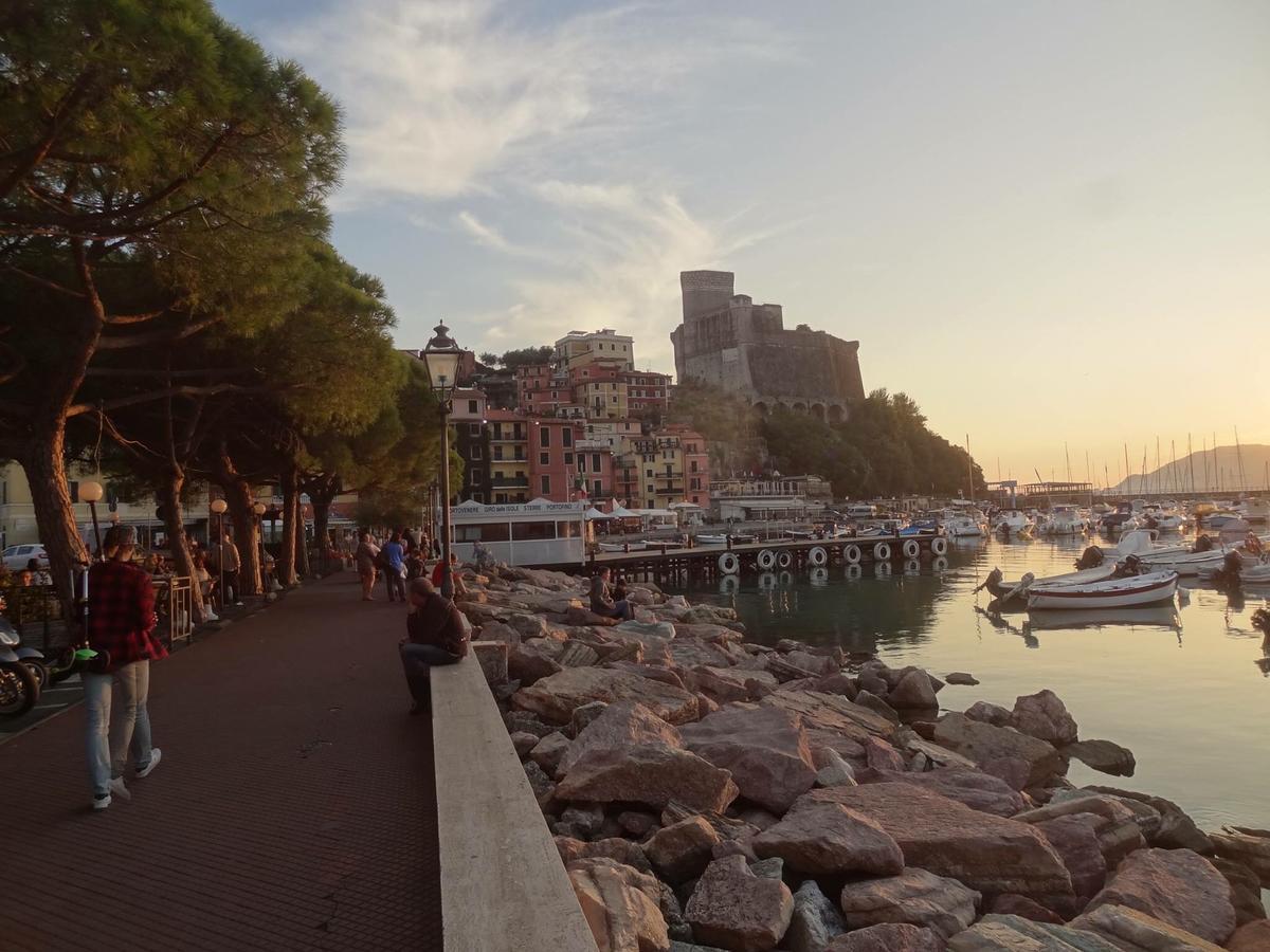 Affittacamere La Baia Di Lerici Luaran gambar