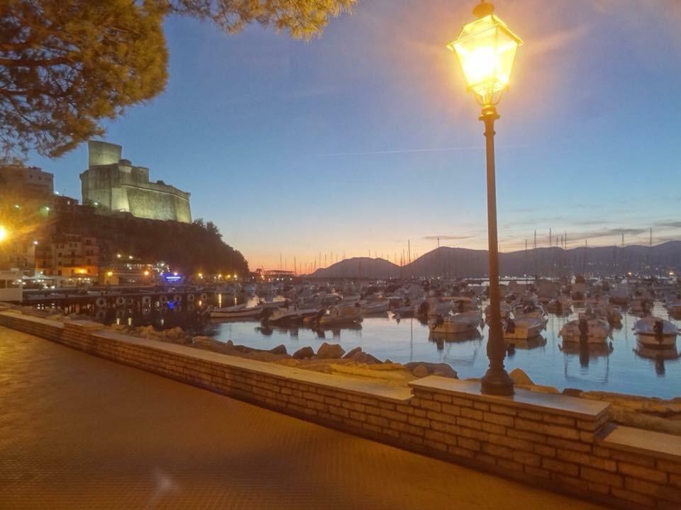 Affittacamere La Baia Di Lerici Luaran gambar